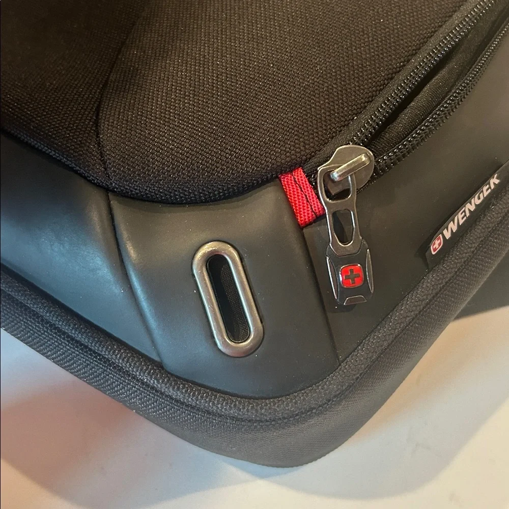 Wenger Black and Red Laptop Shoulder Bag 17 inches by 14 inches- Work School bag